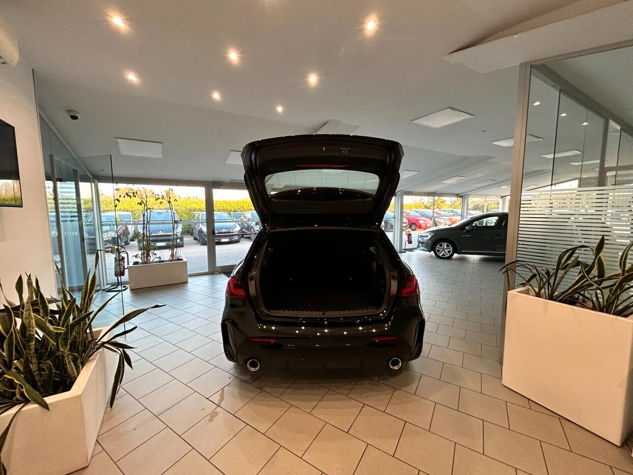 Bmw 120 120d 5p. Msport auto LED 18" NAVI