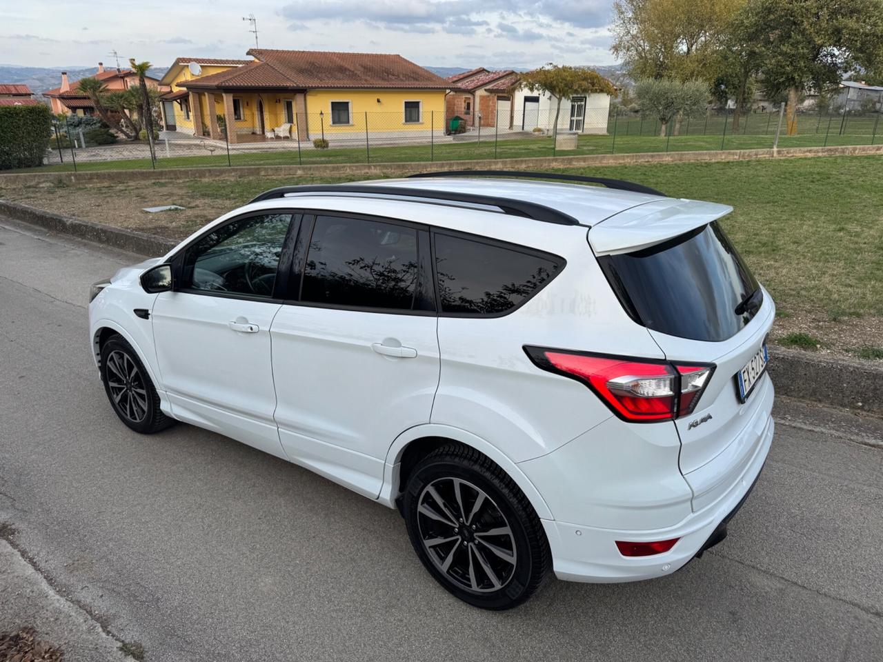 Ford Kuga 1.5 TDCI 120 CV S&S 2WD ST-Line