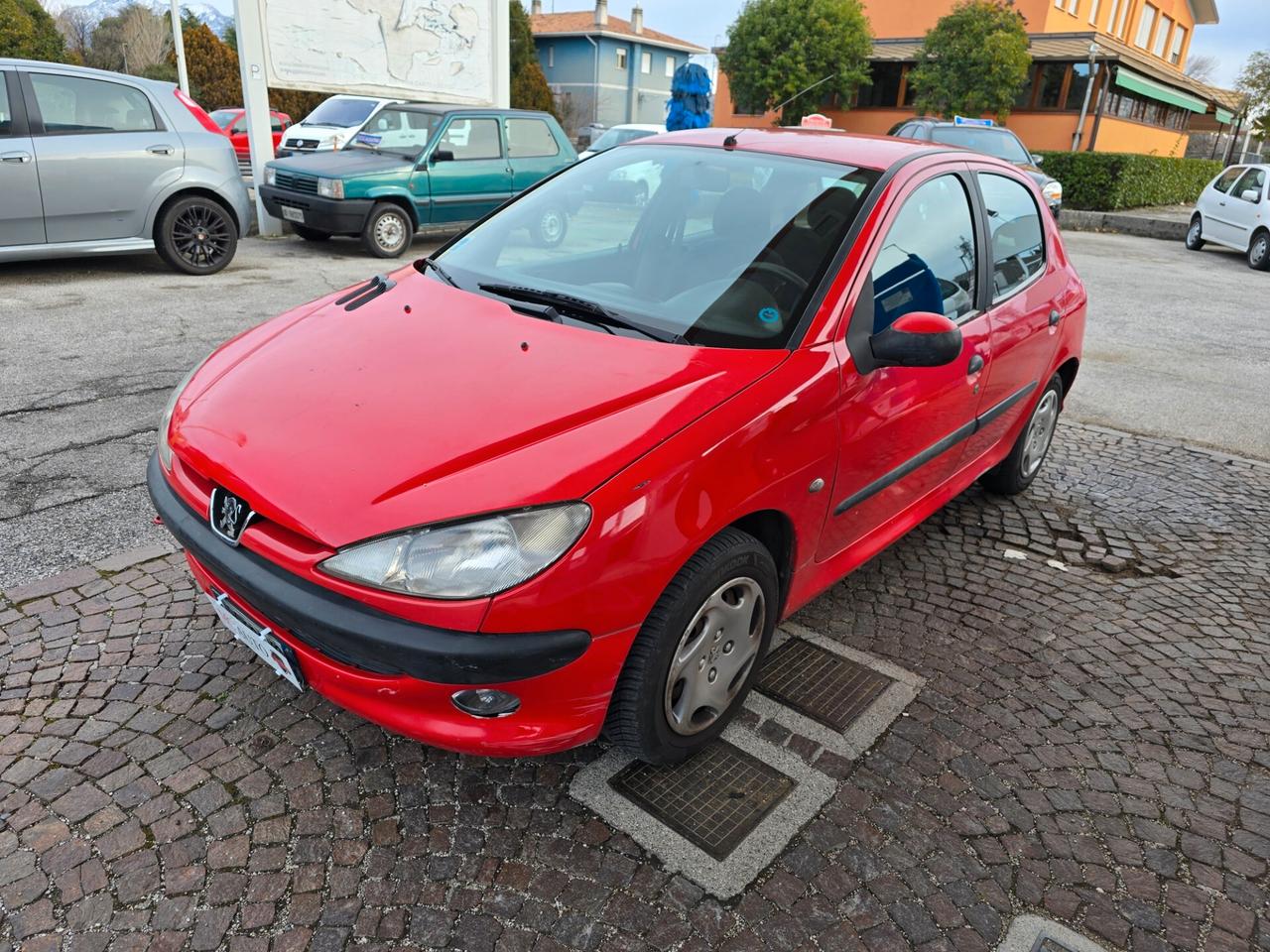 Peugeot 206 1.1 5p. con 210.000km NEOPATENTATI ok