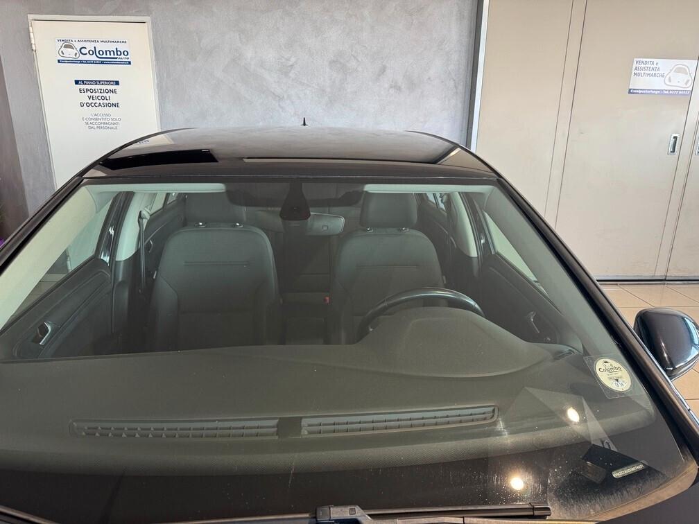 Volkswagen Golf VII 5p 1.6 tdi Business 115cv dsg Navi App Conn 16" Neopat