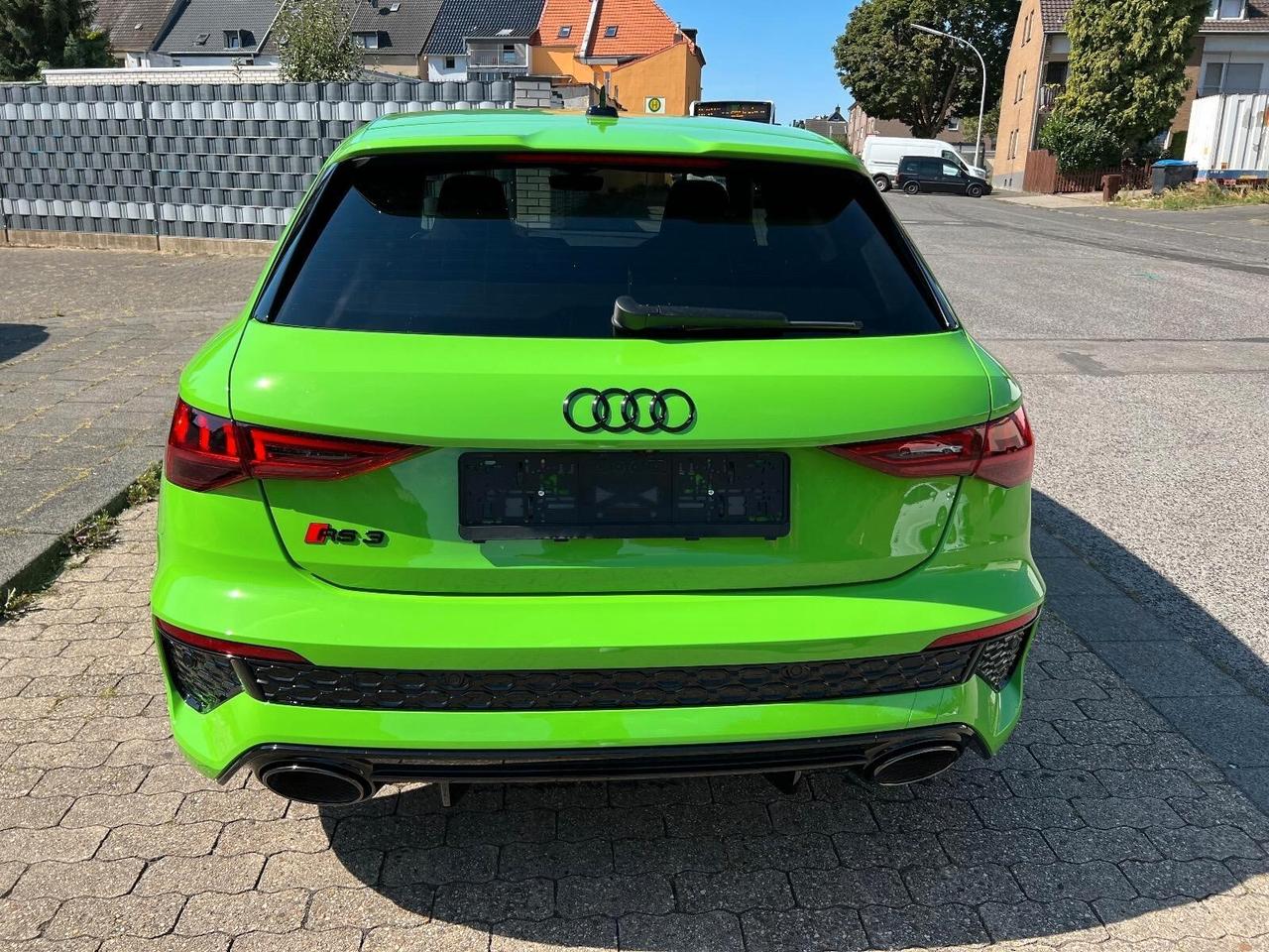 Audi A3 RS 3 SPB TFSI quattro S tronic CERAMIC