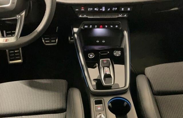 Audi A3 SPB 30 TFSI SLINE S LINE BLACK