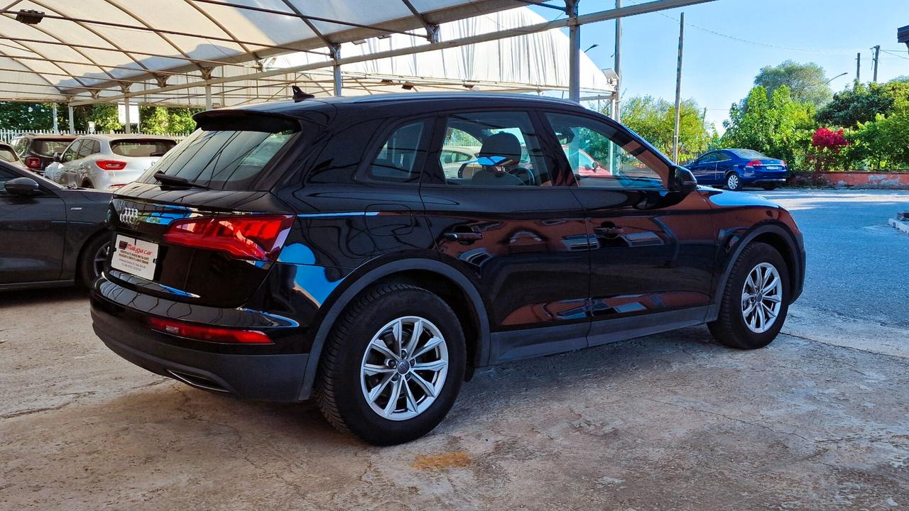 Audi Q5 30 TDI S tronic Business