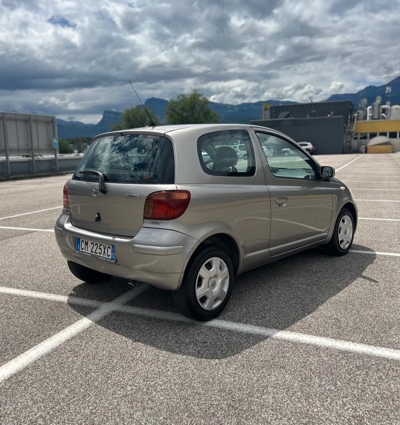Toyota Yaris 1.3i 16V cat Sol Neopatentati