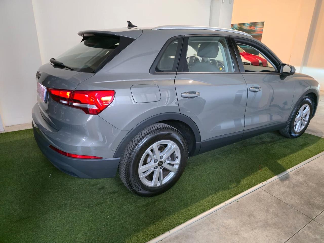 Audi Q3 35 TDI S tronic Business