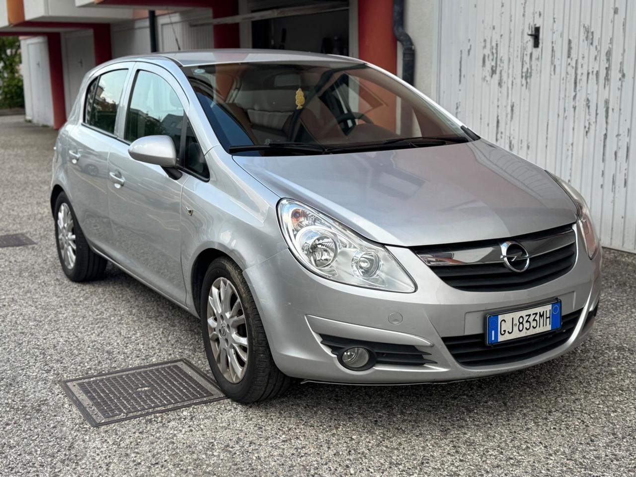 Opel Corsa 1.2 80CV 5 porte GPL-TECH Enjoy SI NEOPATENTATI