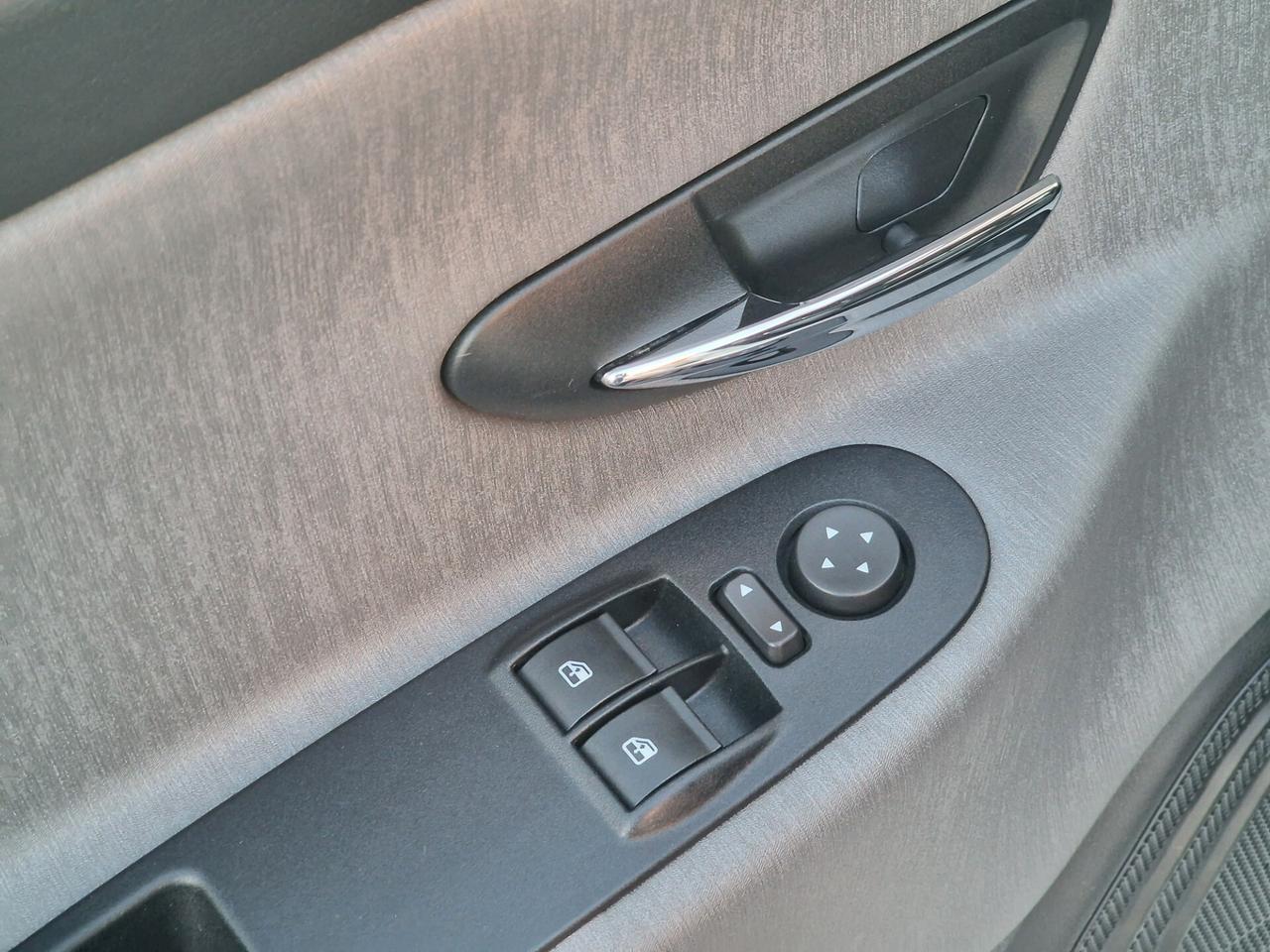 Lancia Ypsilon 1.2 69 CV Unyca