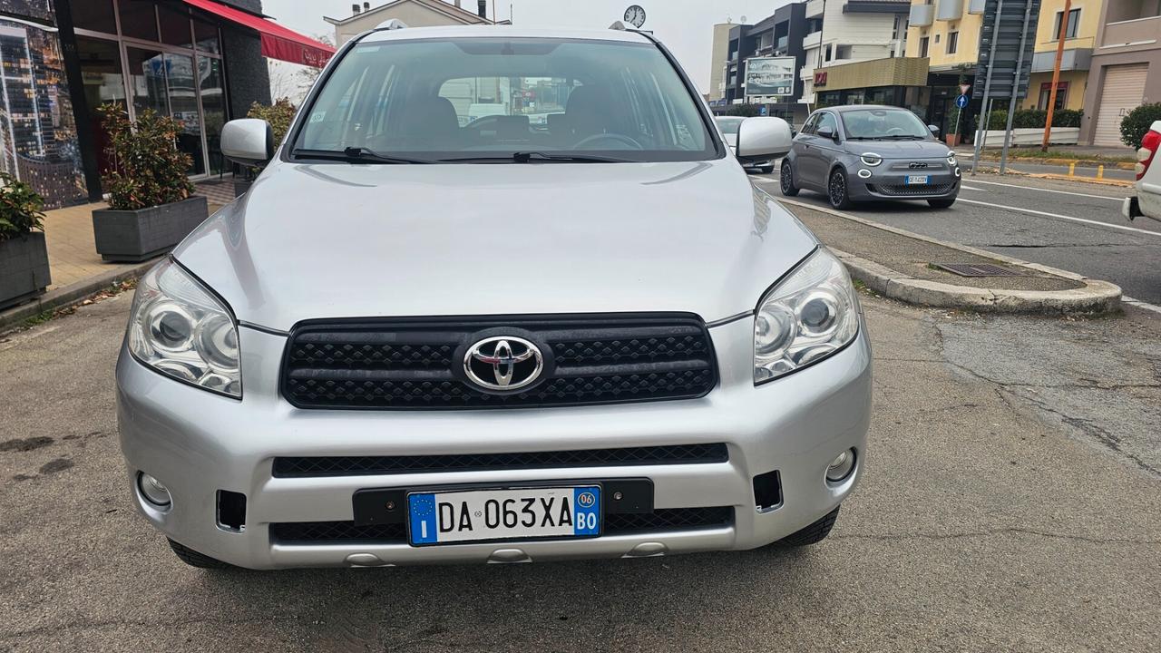 Toyota RAV 4 RAV4 2.2 D-4D 136 CV Luxury