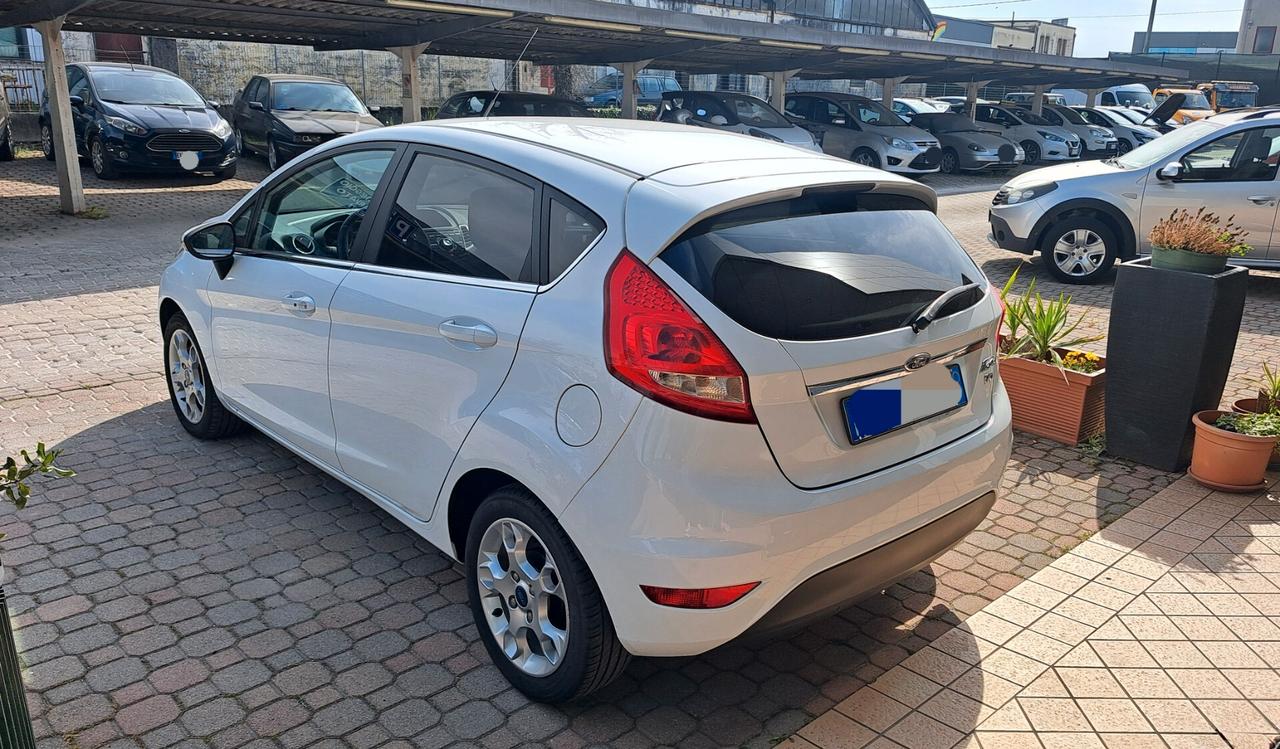 Ford Fiesta 1.4 TDCi 70CV 5p. Titanium OK NEO PATENTATI