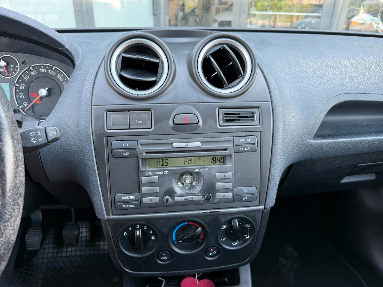 Ford Fiesta 1.4 16V 3p. Titanium