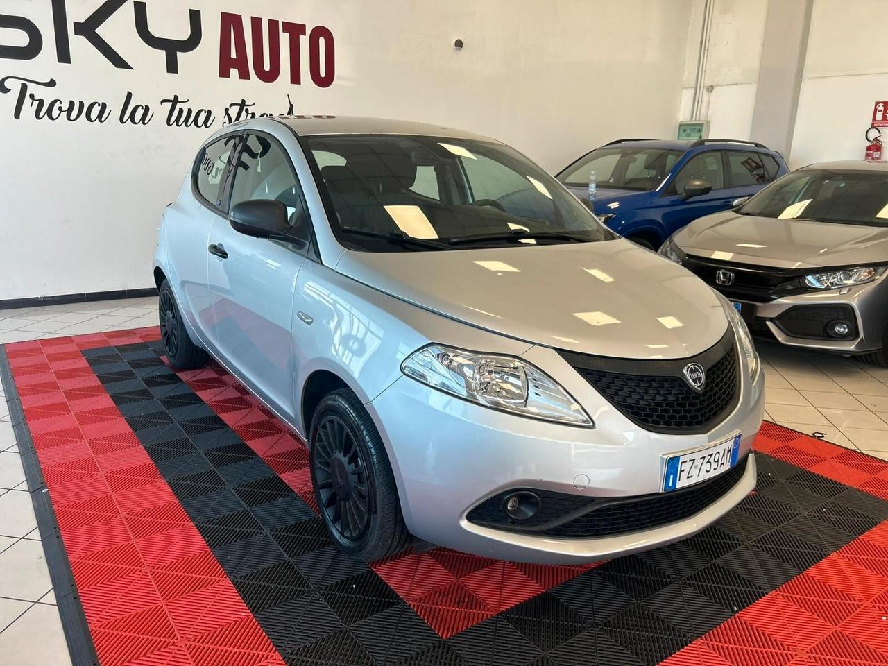 Lancia Ypsilon 1.2 69 CV 5 porte S&S Gold