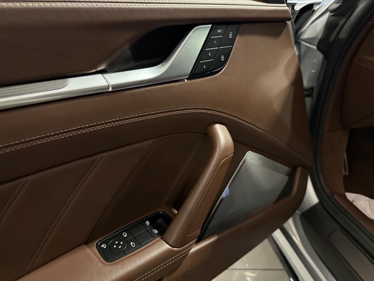 PORSCHE 992 TURBO S POSSIBILITÀ DI SUBENTRO LEASING