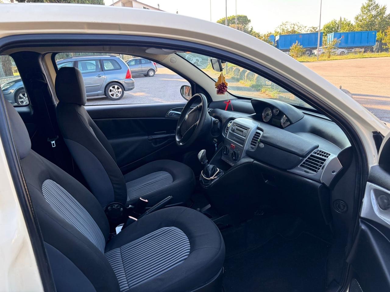 Utilitaria 1.2 neopatentati