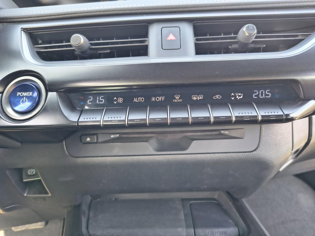 Lexus UX 250H Hybrid Business
