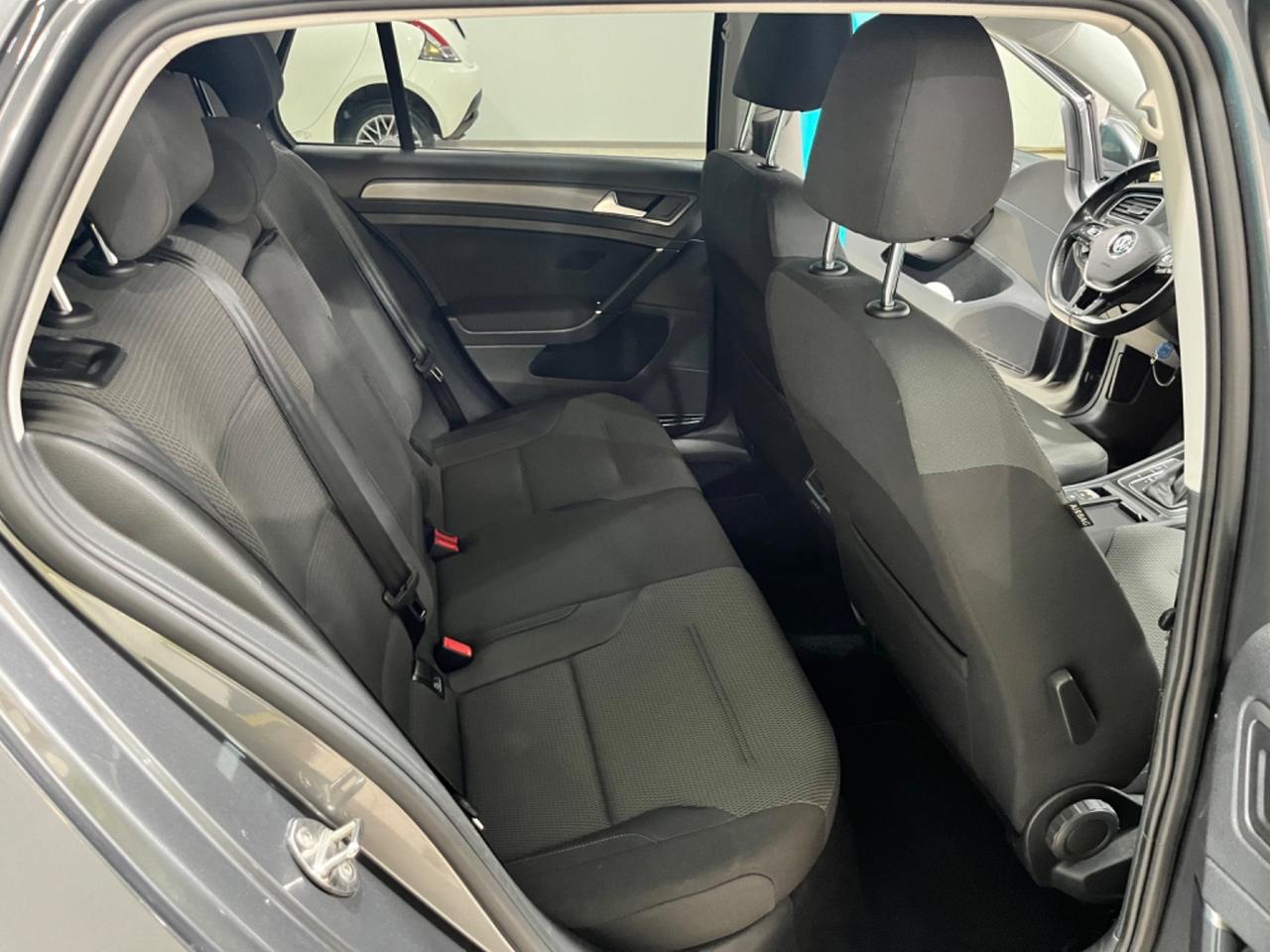 VOLKSWAGEN GOLF 2018 AUTOMATICO *UNICOPROPRIETARIO