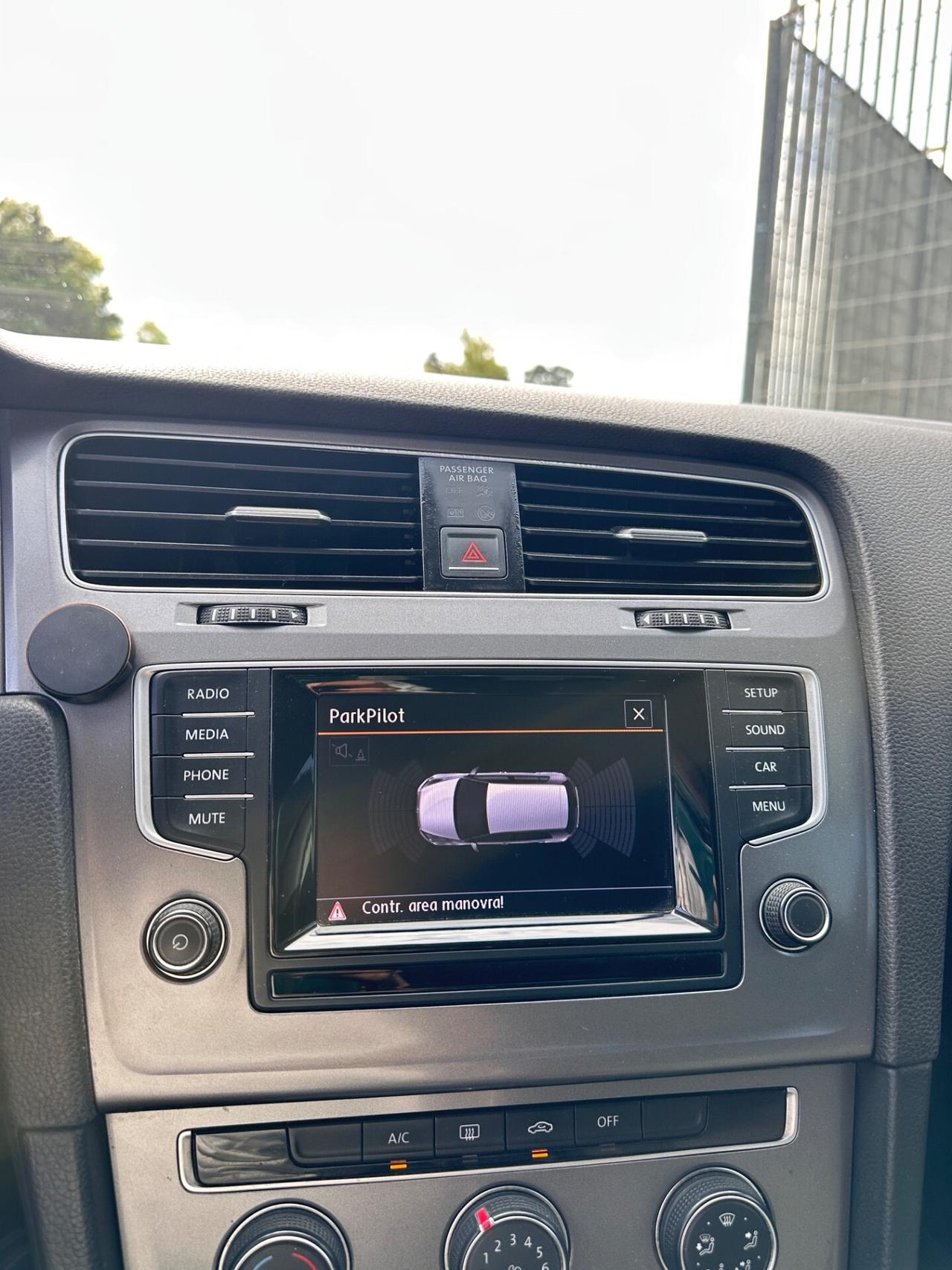 Volkswagen Golf 1.6 TDI SOFT TUNING-2015 CIELO STELLATO