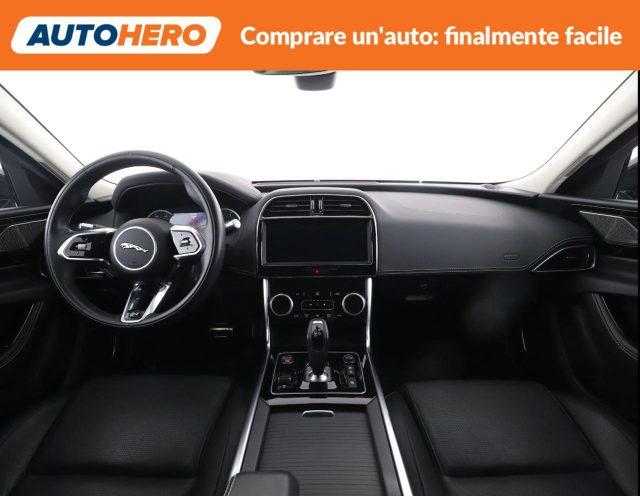 JAGUAR XE 2.0 D 204 CV aut. R-Dynamic Black