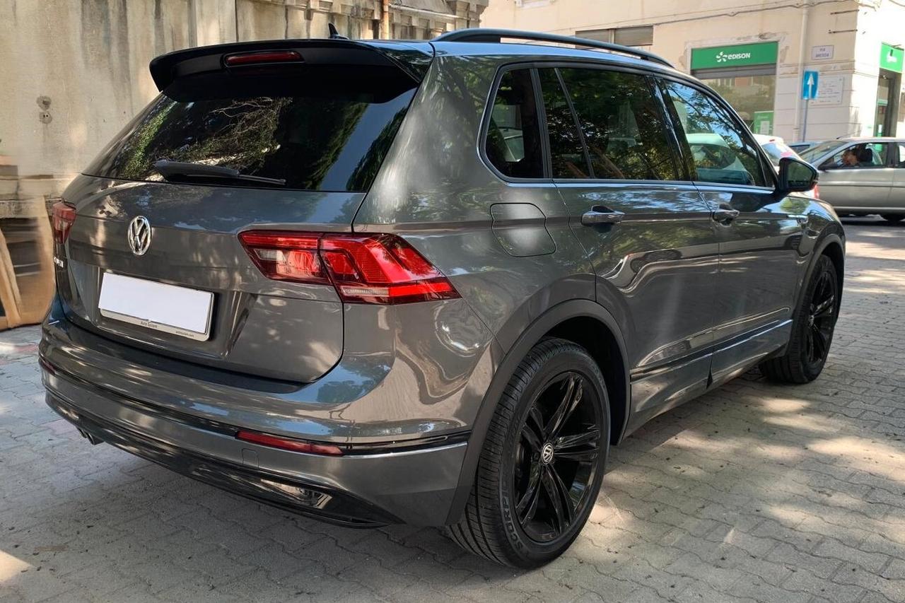 Volkswagen Tiguan 2.0 TDI SCR DSG Sport BlueMotion Technology R-LINE