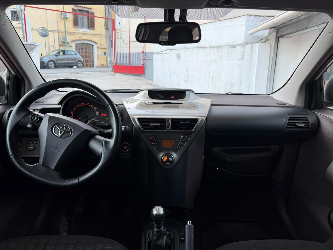 Toyota iQ 1.0 68 Cv Keyless - Cerchi in lega - Comandi