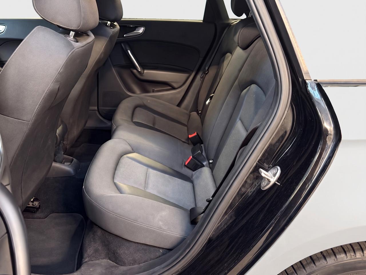 AUDI A1 SPORTBACK 1.6 S LINE 105CV — CAMBIO MANUALE, INTERNI MISTO PELLE