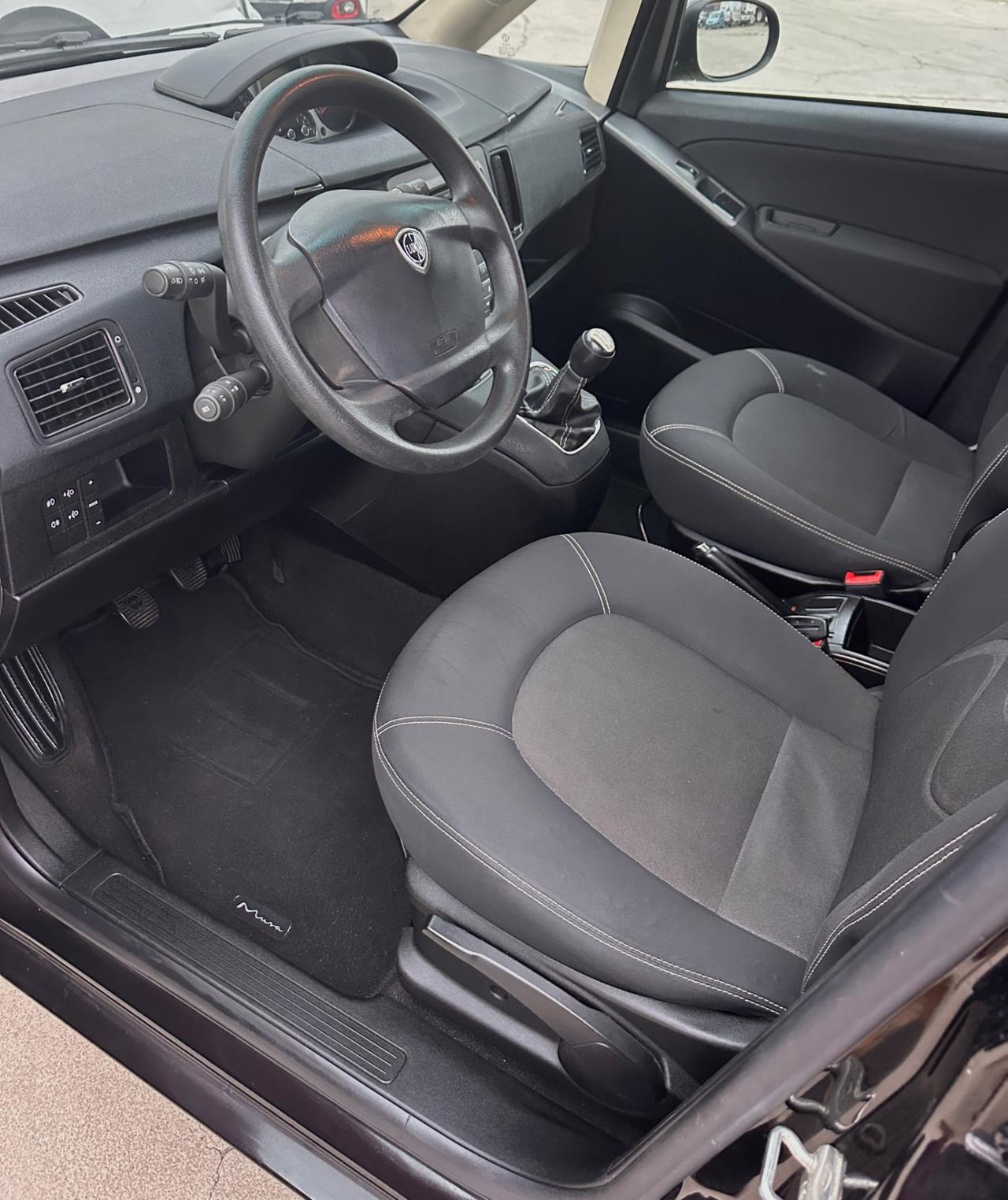 Lancia MUSA 1.3 Mjt 95 CV Gold 2012