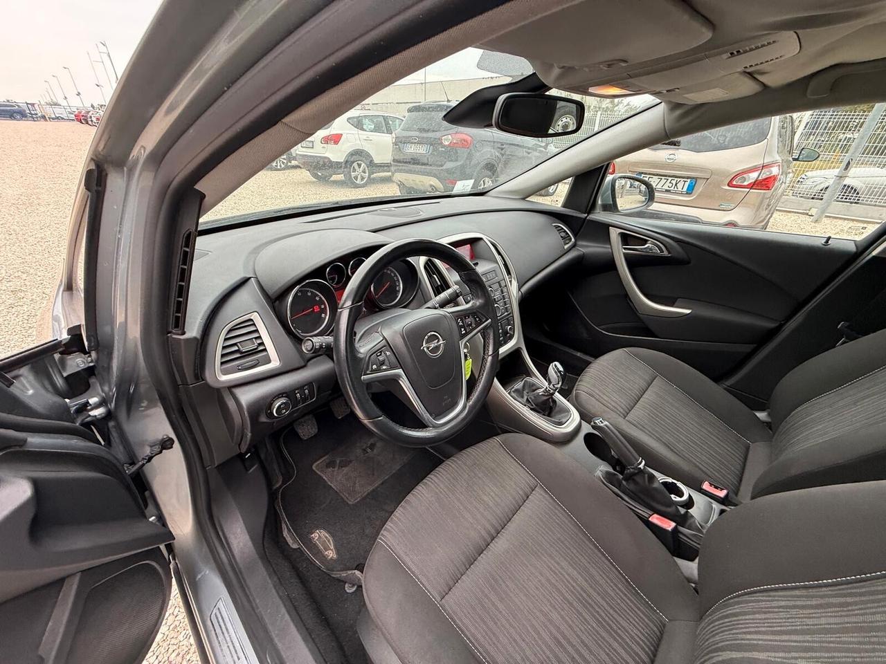 Opel Astra 1.4 100CV Sports Tourer Cosmo