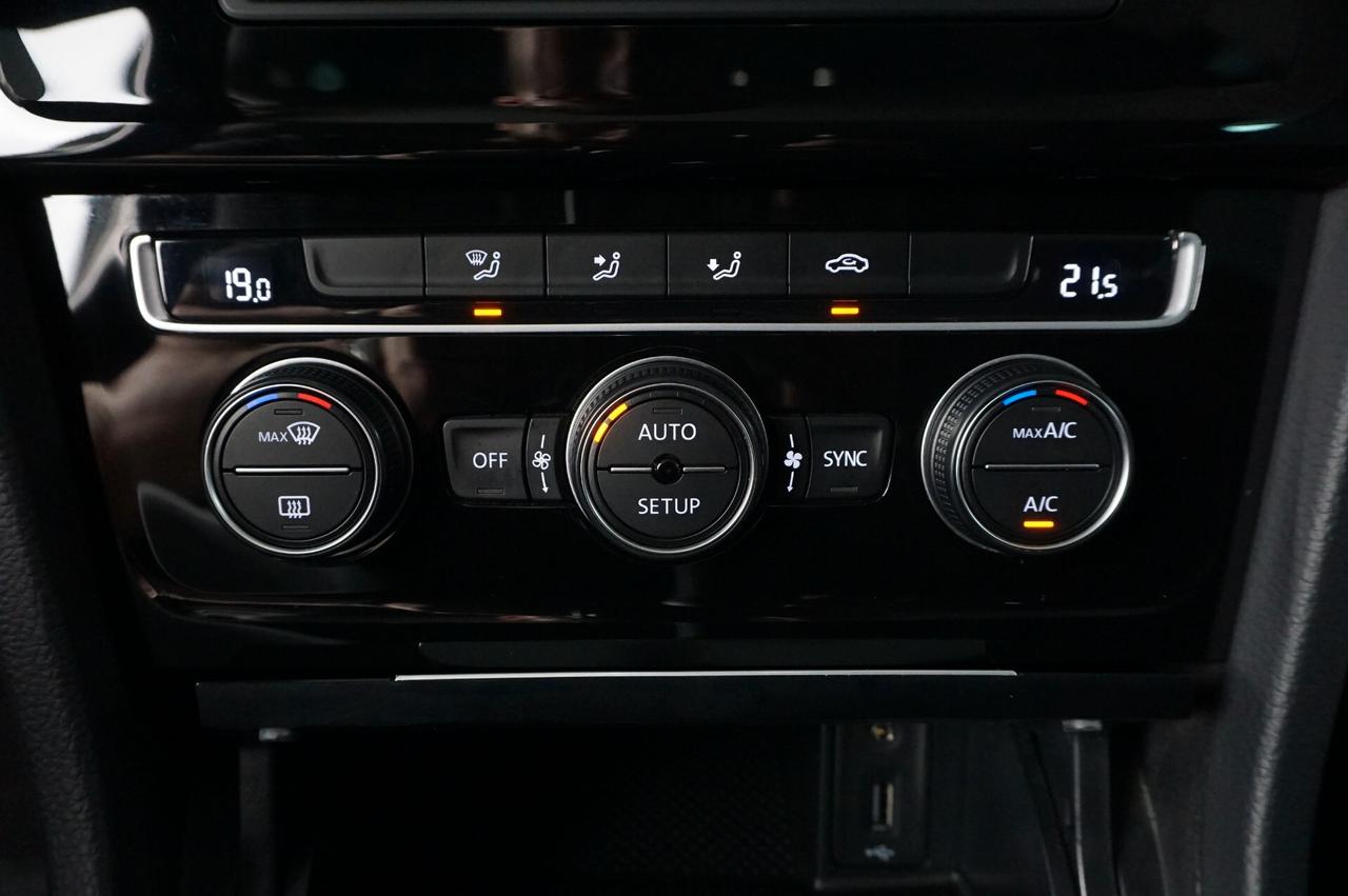 Volkswagen Golf 2.0 TDI 5p. Highline BlueMotion Technology