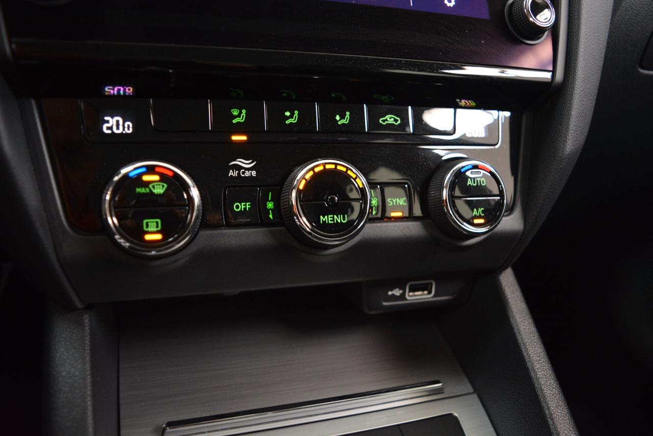 Skoda Octavia 1.6 TDI SCR 115 CV Wagon Executive DAB Navi