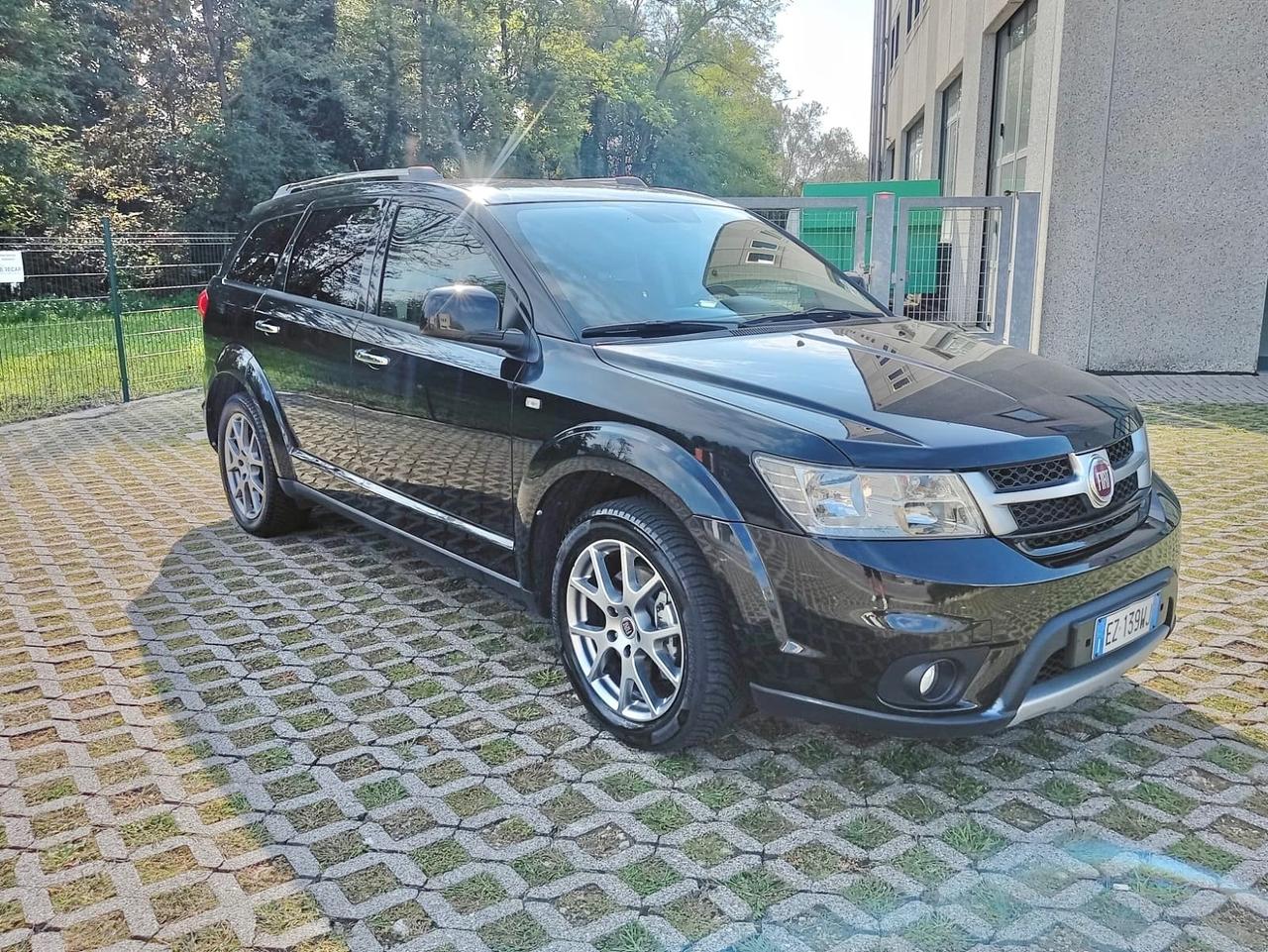 Fiat Freemont 2.0 Mjt 170 CV 4x4 Automatik*Navi*Pelle*Camera