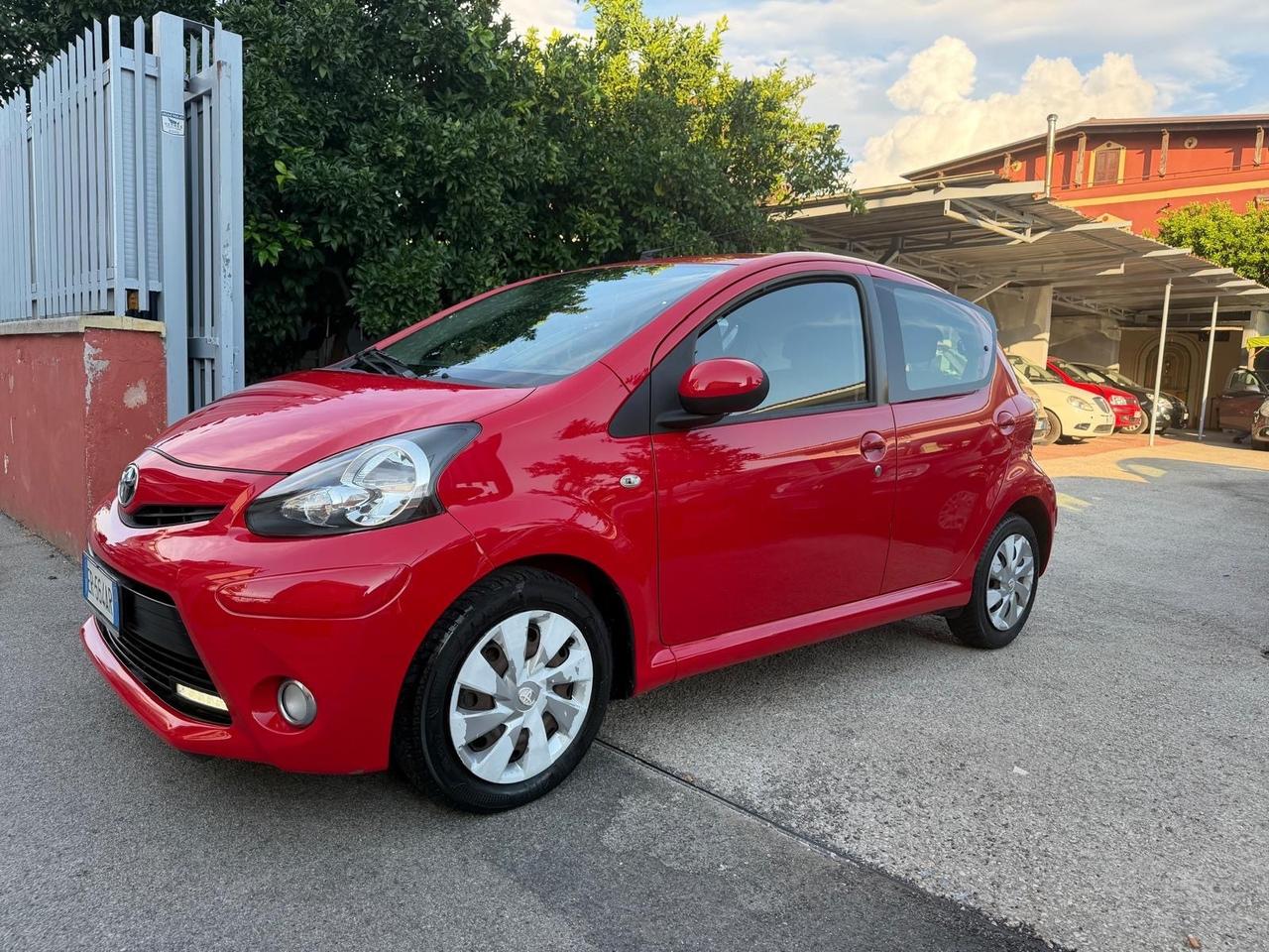 Toyota Aygo 1.0 12V VVT-i 5 porte Lounge Connect MMT