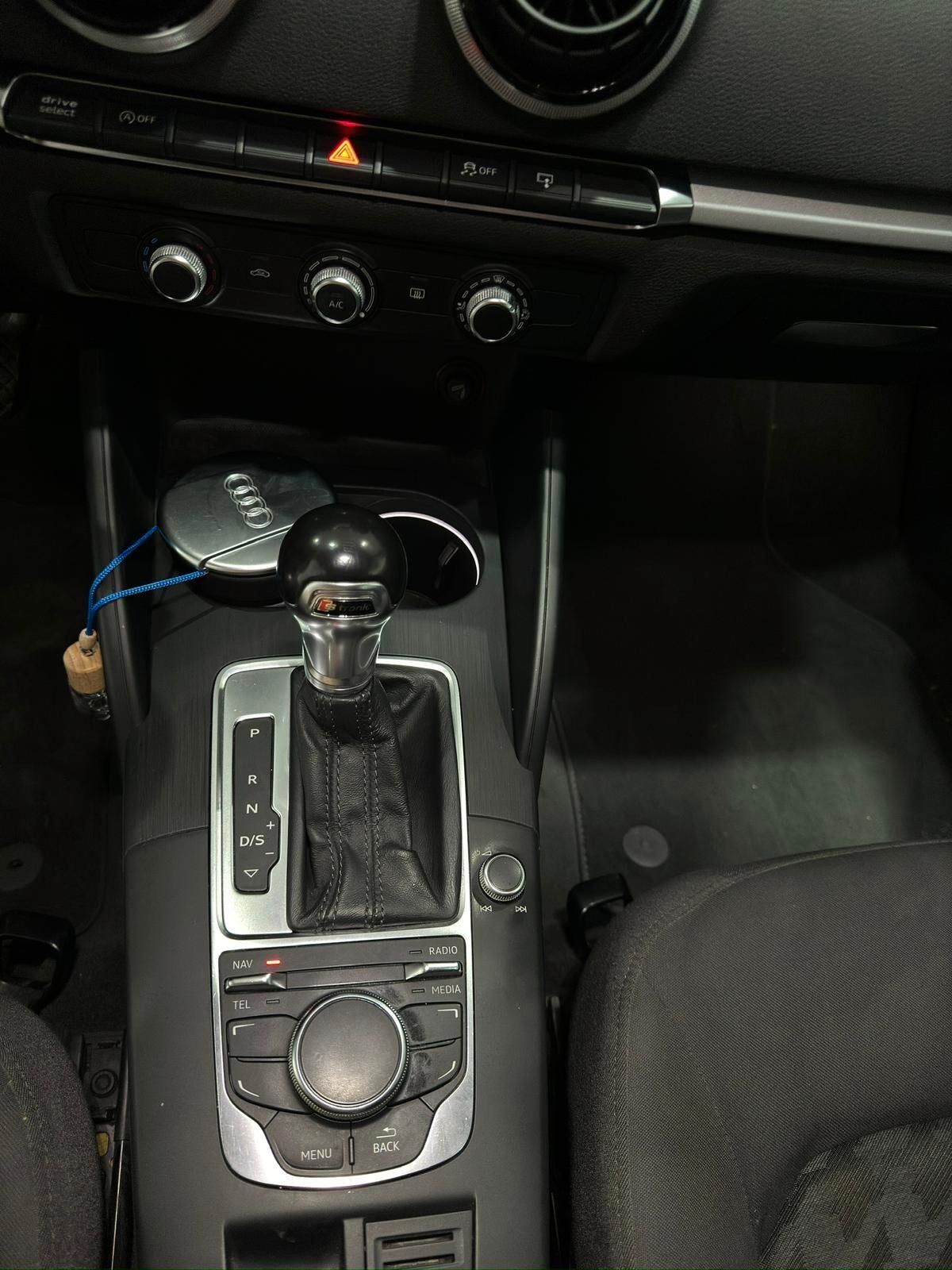 Audi A3 1.6 TDI clean diesel S tronic Ambition