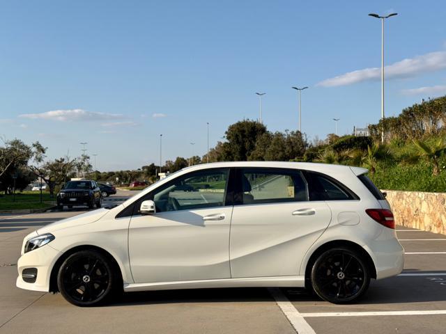 MERCEDES-BENZ B 180 SPORT+NAVI+LED+RCAM+PELLE-TEX+CRUISE+17BLACK