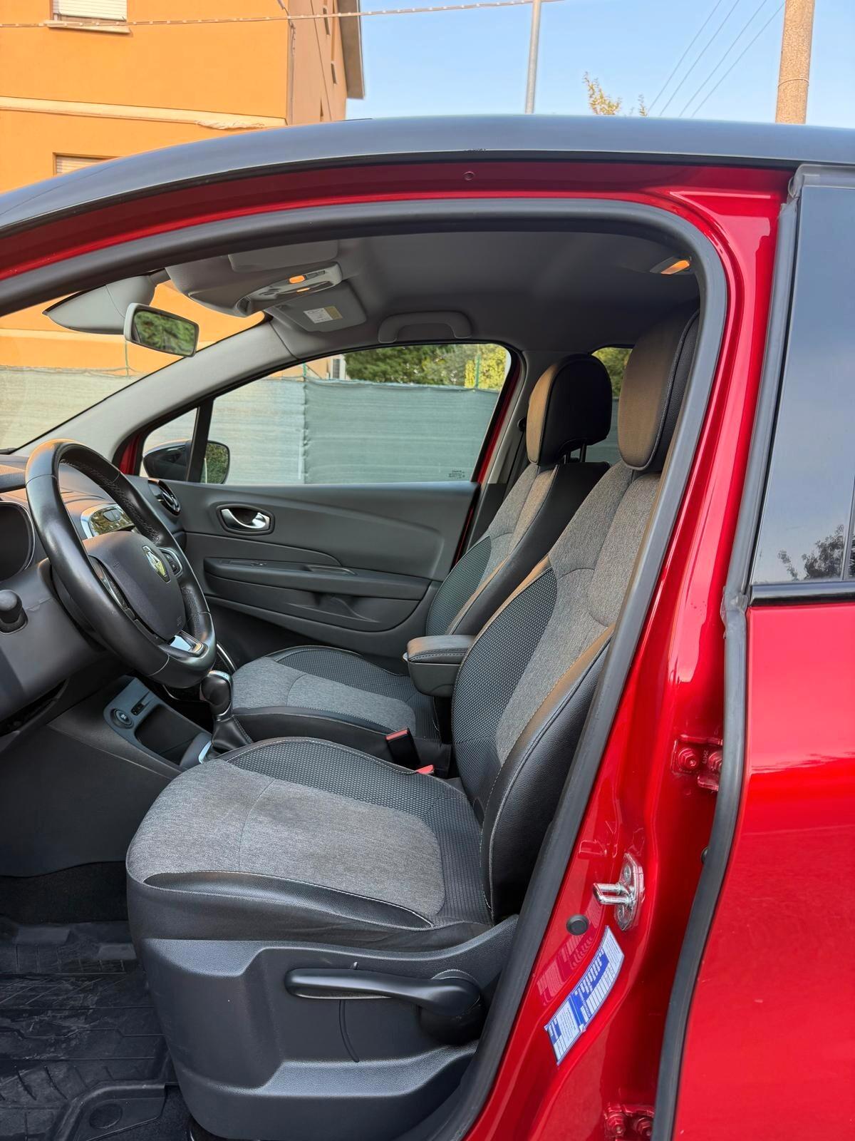 Renault Captur 1.3 TCE - AUTOMATICA - NAV. - 12 MESI DI GARANZIA -
