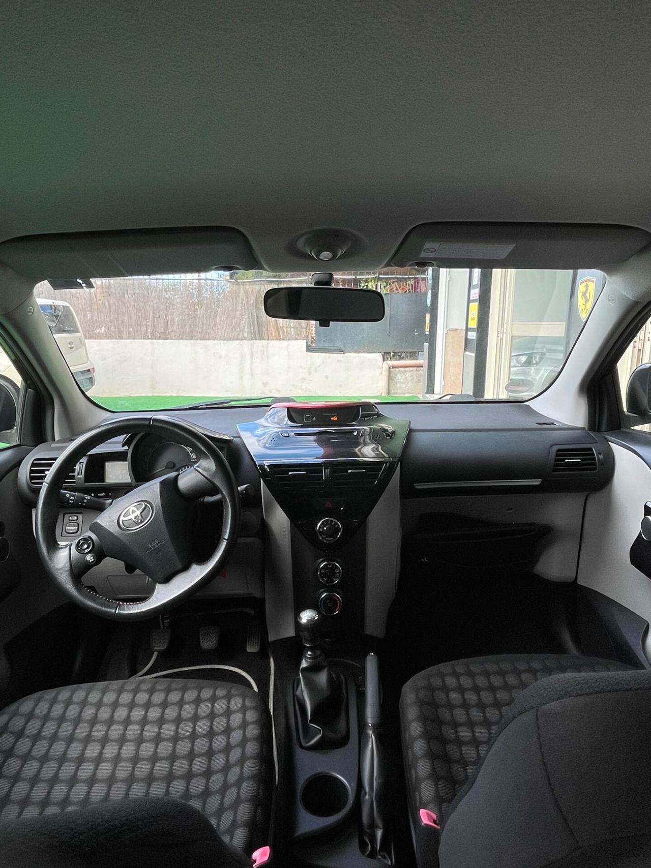 Toyota iQ 1.0