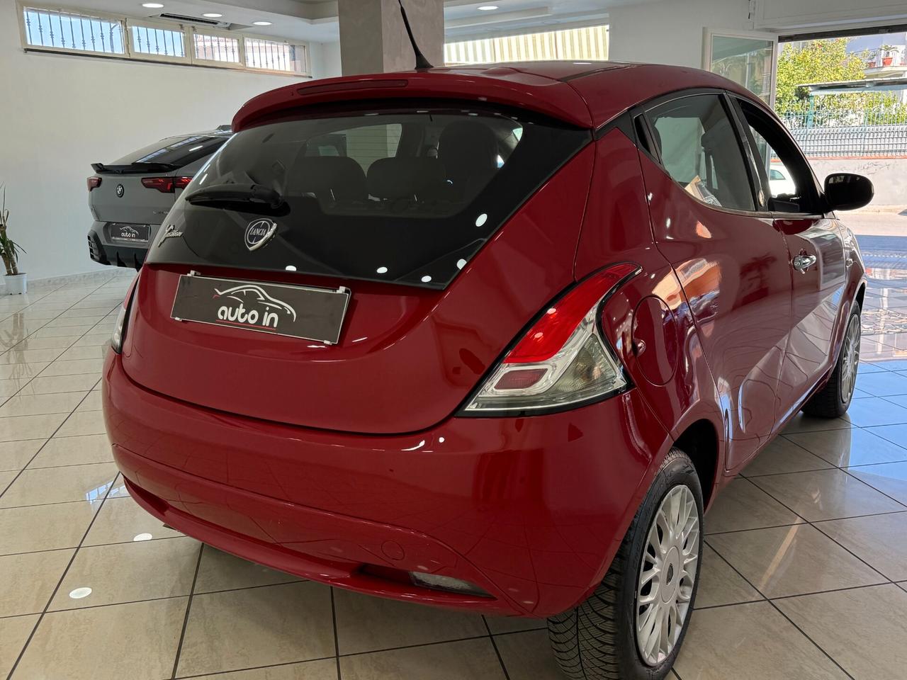 Lancia Ypsilon 1.2 69 CV 5 porte GPL Ecochic Silver