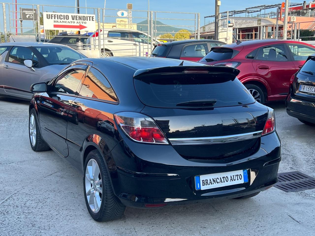Opel Astra GTC 1.7 CDTI 125CV 3 porte Cosmo