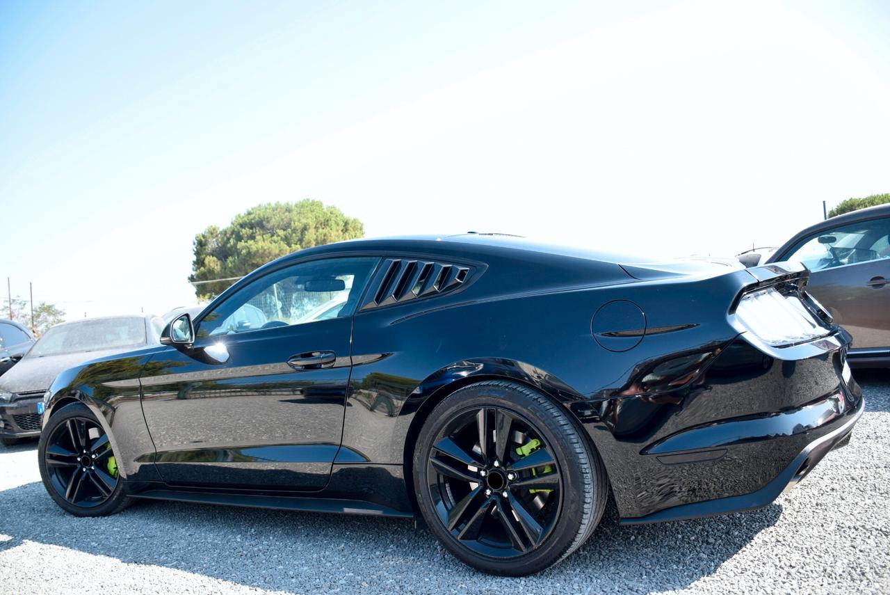 Ford Mustang Fastback - IVA DETR. 2.3 6M 314CV SHAKER FULL