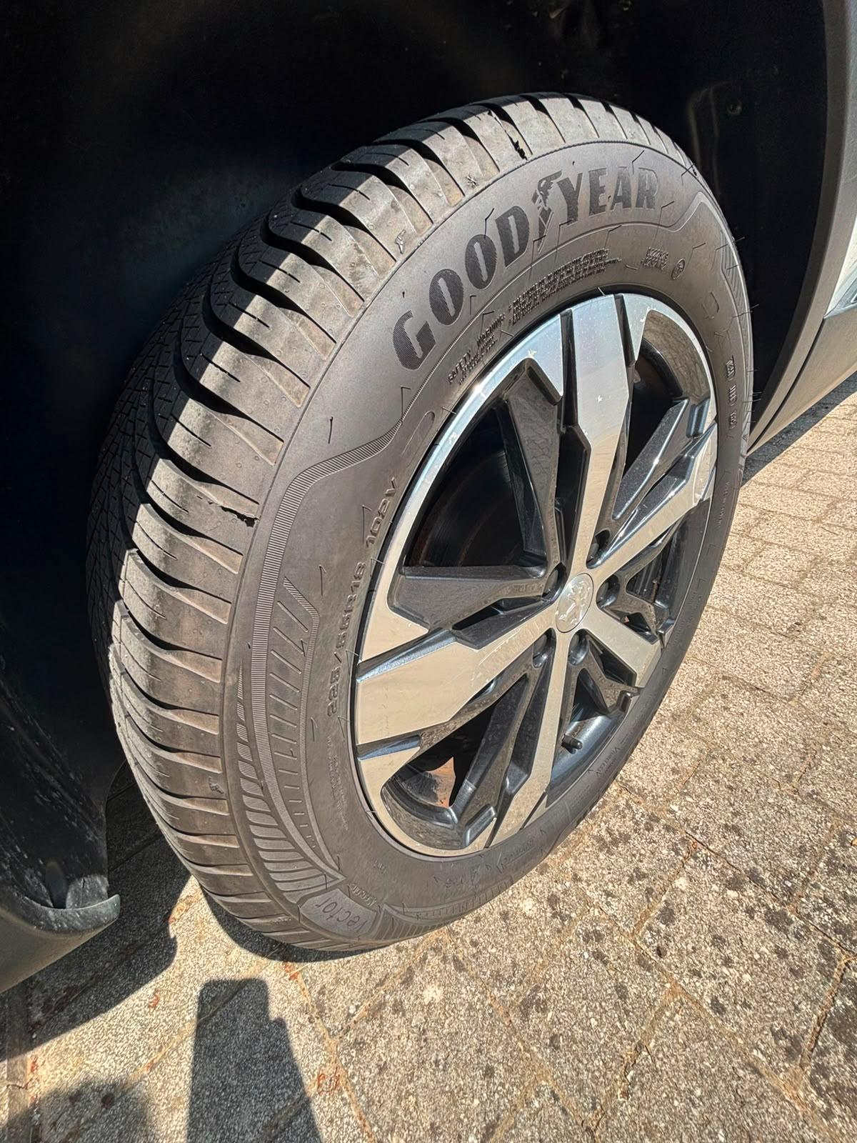 Peugeot 5008 5008 1.5 bluehdi GT Line s&s 130cv 7p.ti eat8 my21