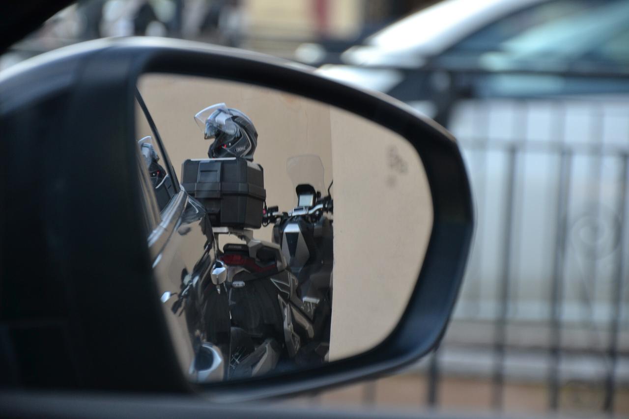 Peugeot 5008 1.5 HDi 130CV 7POSTI AUT.+NAV+LED+RCAM+PELLE+PDC