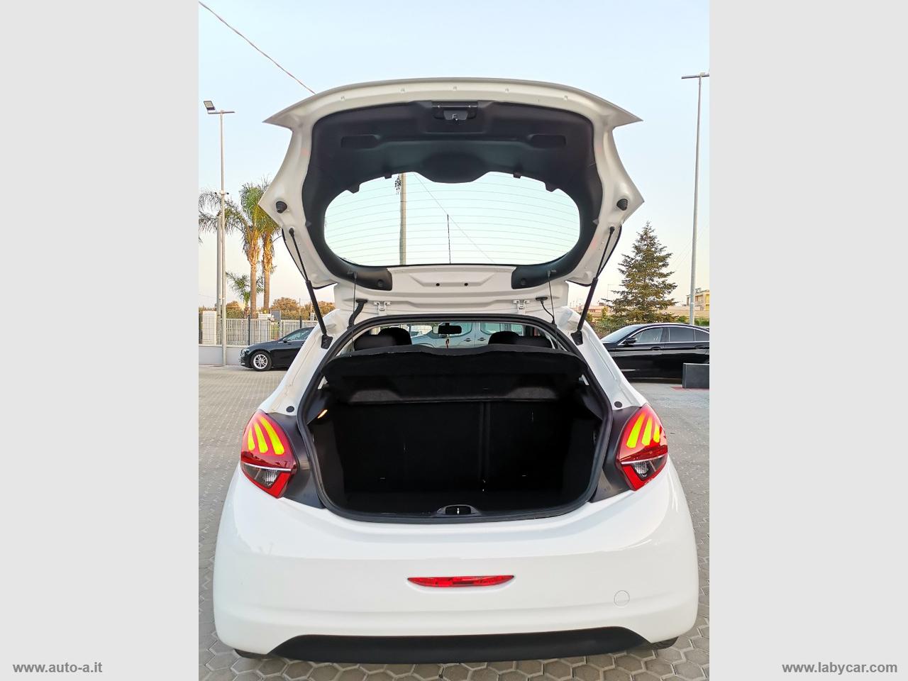 PEUGEOT 208 PureTech 82 5p. Allure