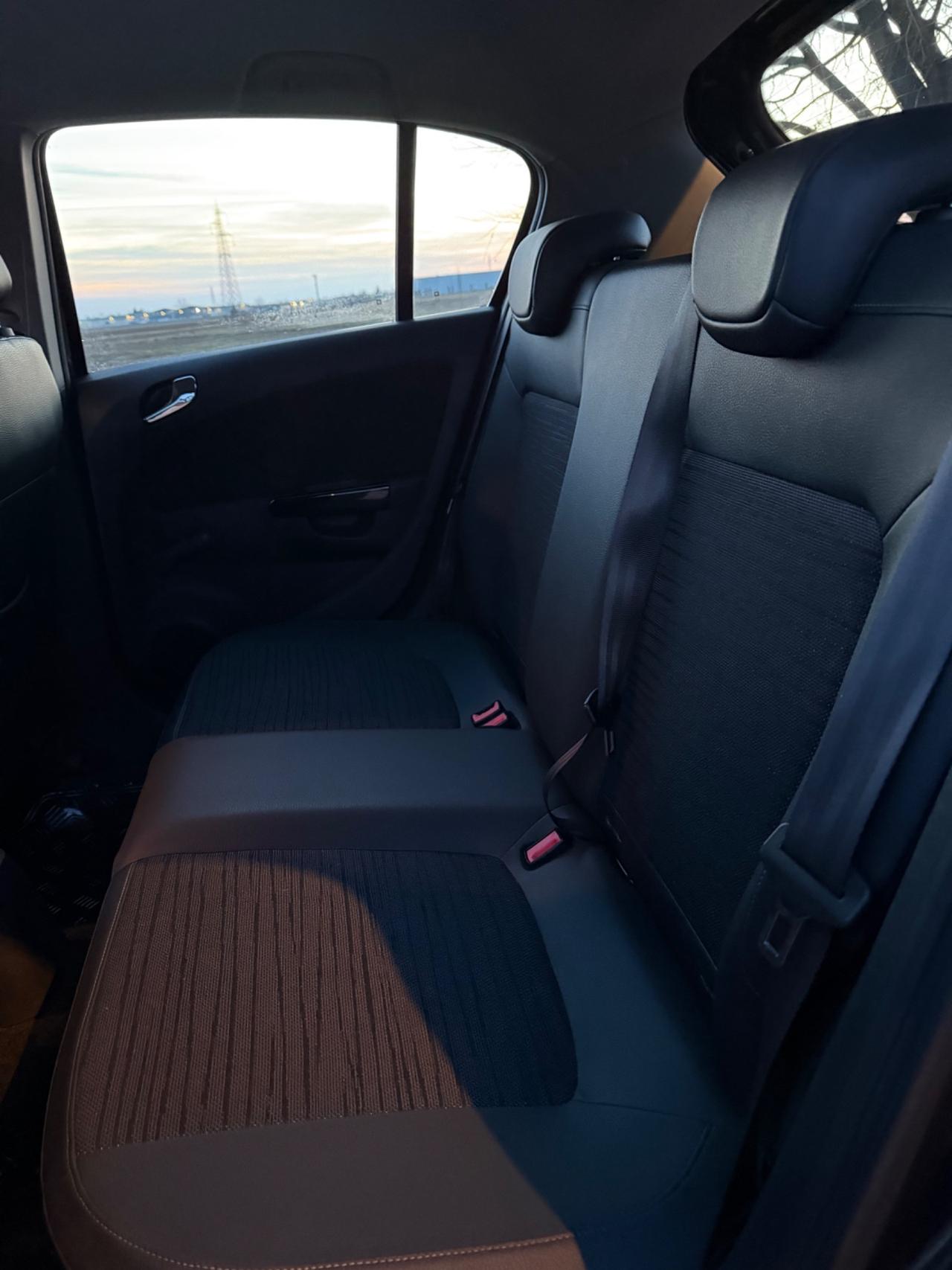 Opel Corsa 1.2 5 porte