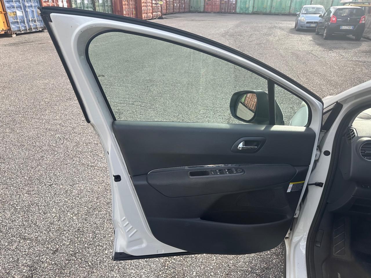 Peugeot 3008 1.6 e-HDi 115CV ETG6 Stop&Start Active