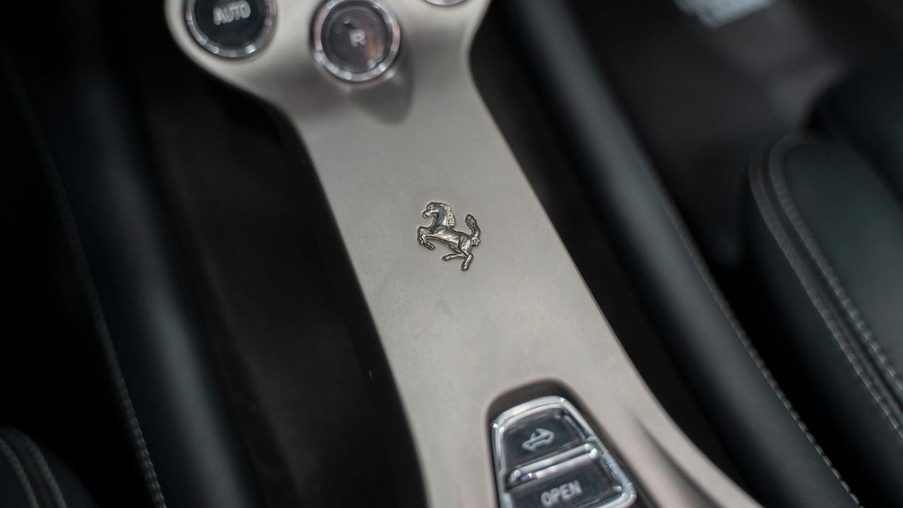 Ferrari California 4.3 DCT CABRIO CARBOCERAMIC 20" *SERVICE FERRARI*