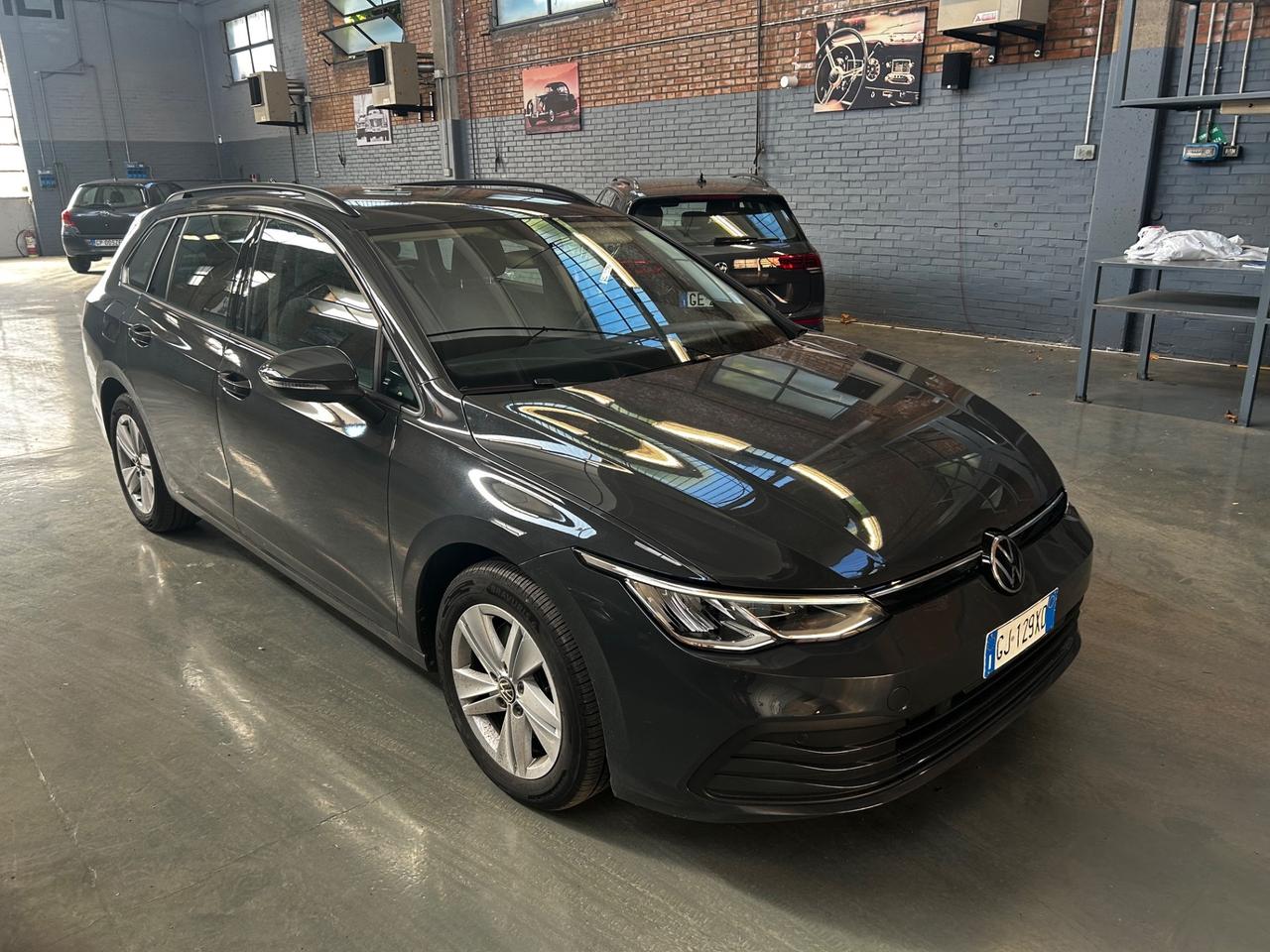 Volkswagen Golf Variant 2.0 TDI SCR DSG Life neopatentati