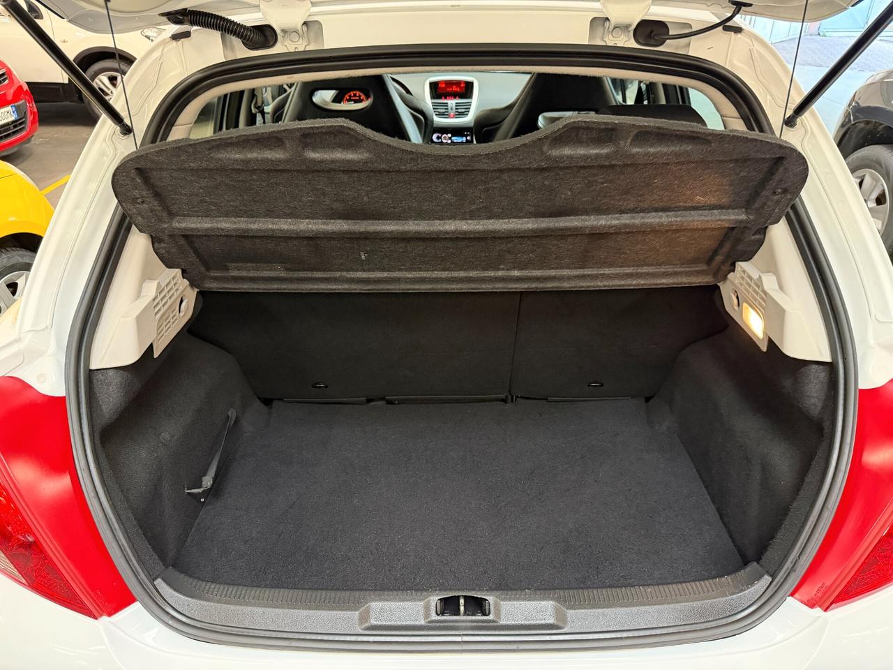 Peugeot 207 1.4 8V 75CV 5p. Active
