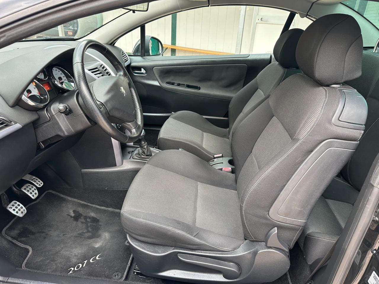 Peugeot 207 1.6 VTi 120CV CC Féline