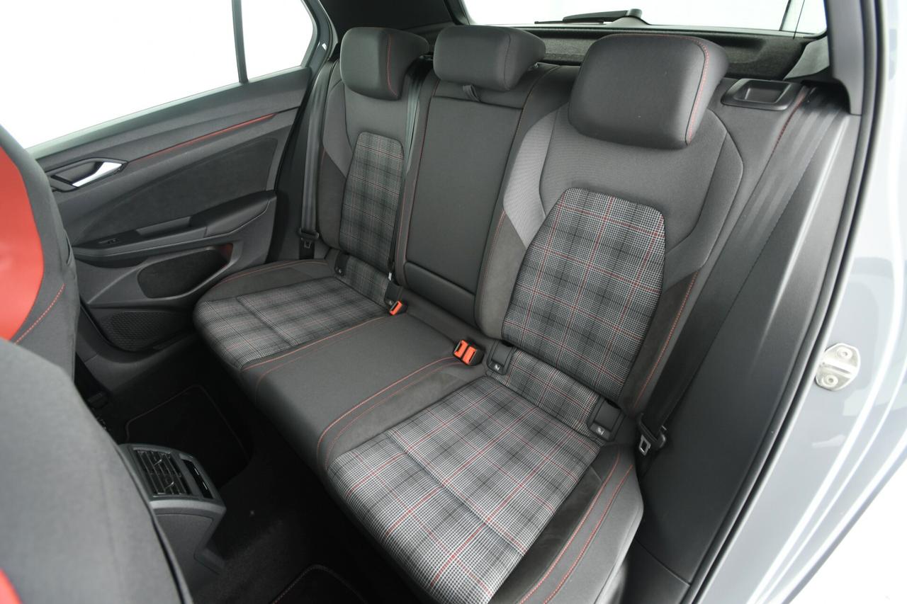 Volkswagen Golf GTI 2.0 TSI DSG