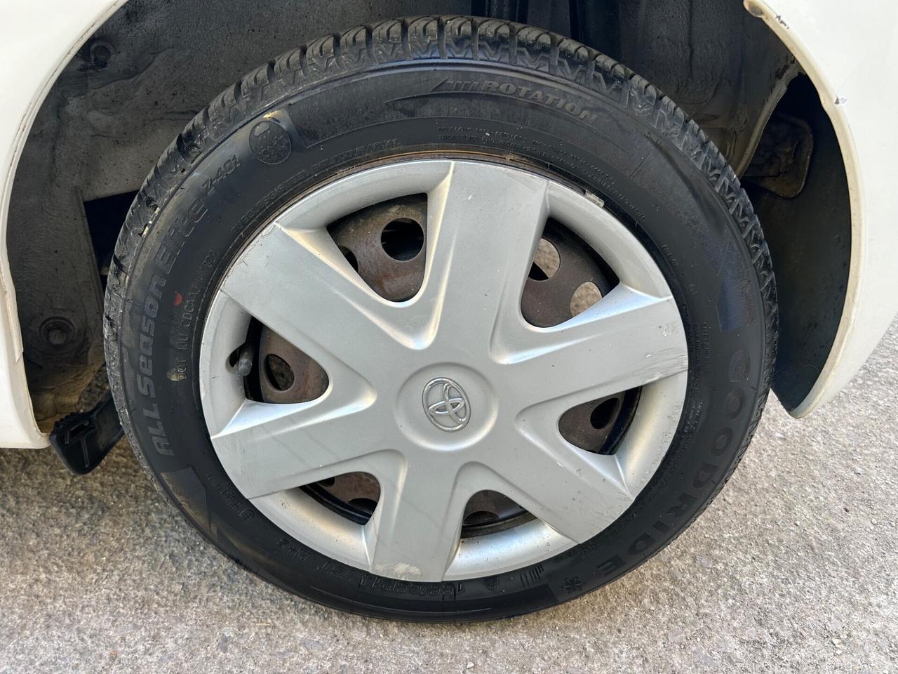 Toyota Aygo 1.0 BENZ . IDEALE PER NEO PATENTATI