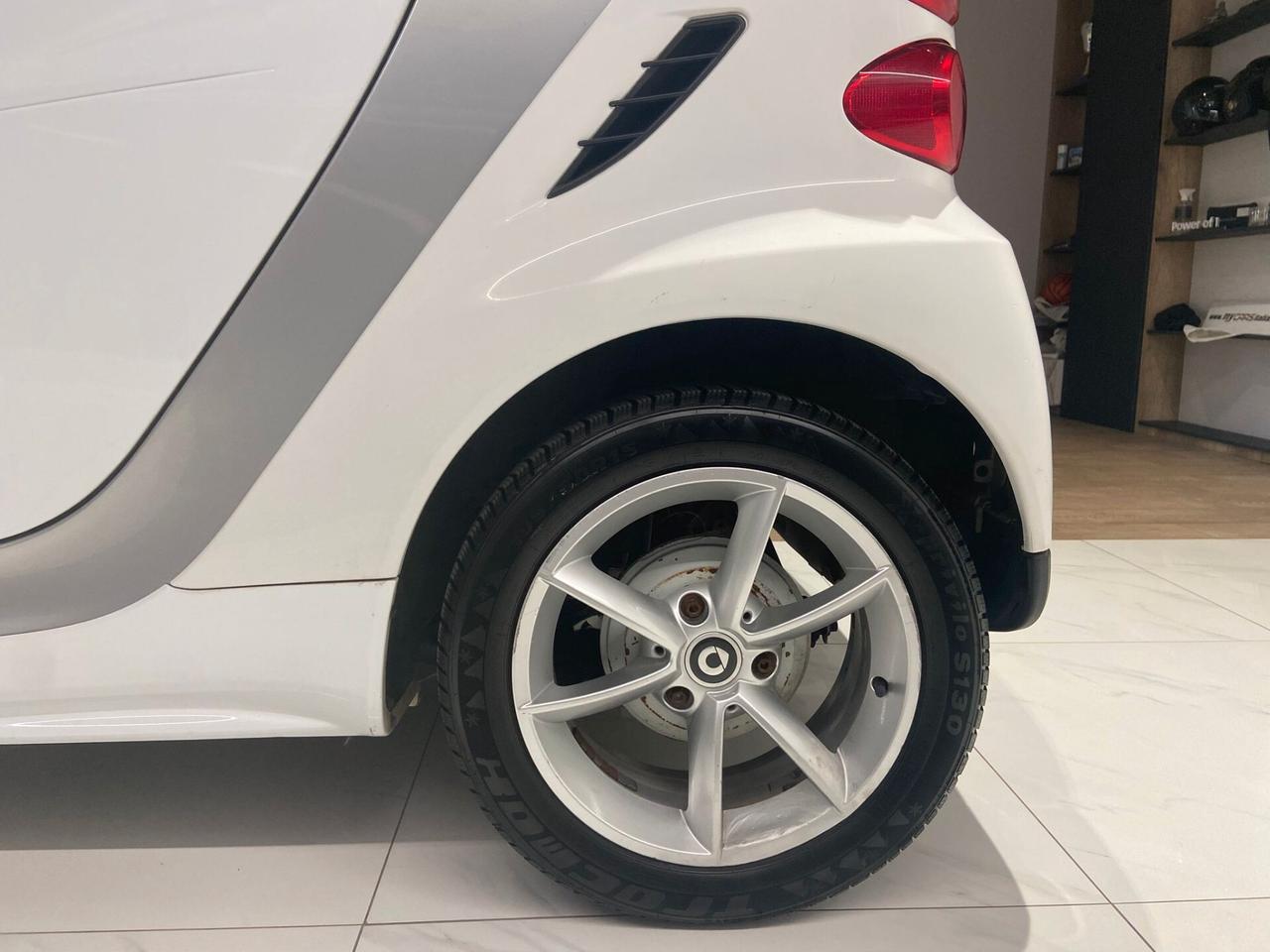 Smart ForTwo 1000 52 kW MHD coupé pure