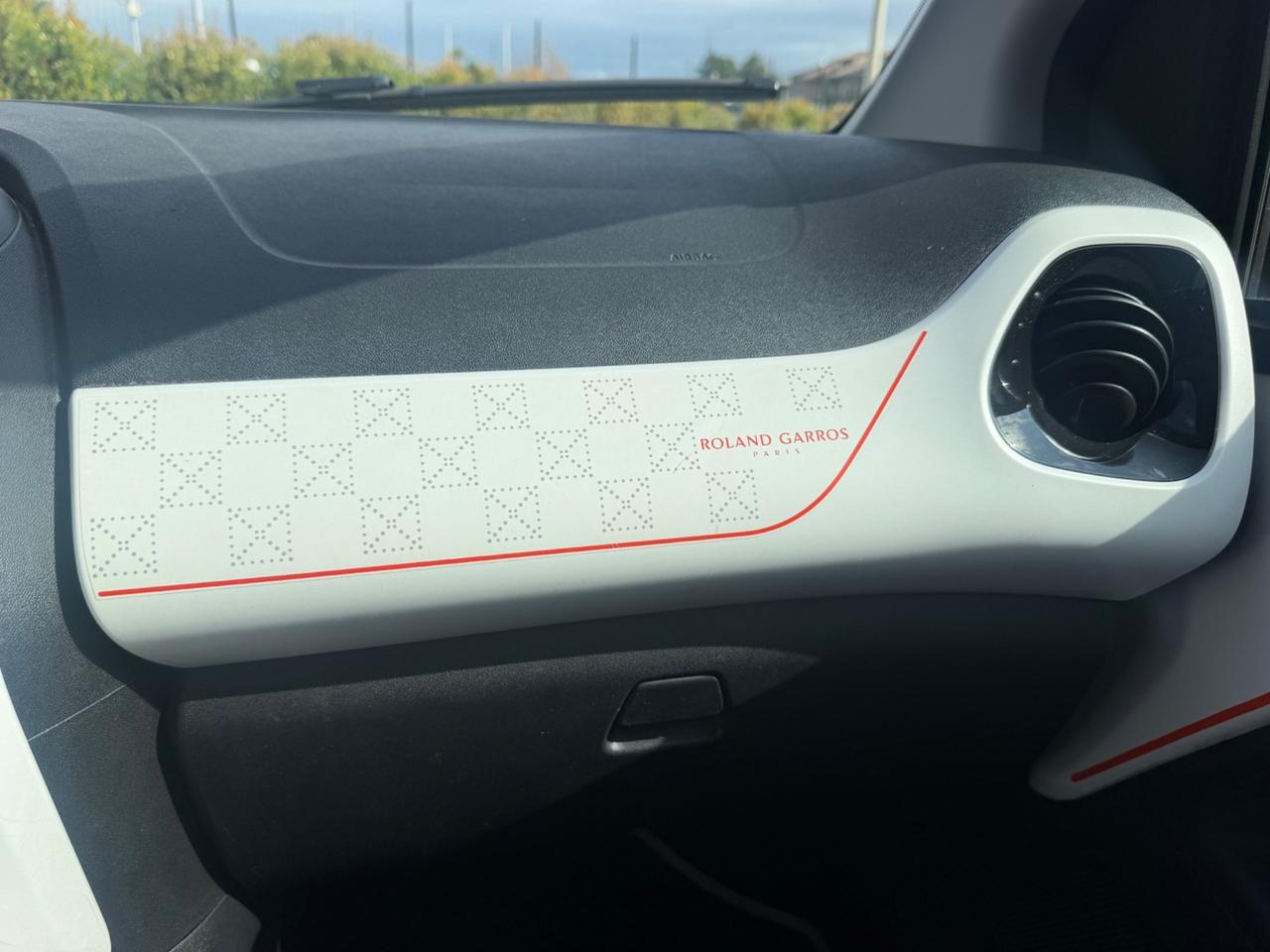 Peugeot 108 1.2 VTi Roland Garros